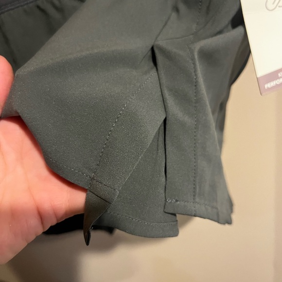 Calia by Carrie Underwood Kick It Up Performance Shorts~Size XL~Side Slit NWT - Picture 5 of 8